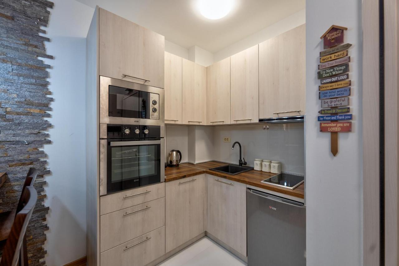 Pekovic Green, Pine Trees View 2 Bedrooms *