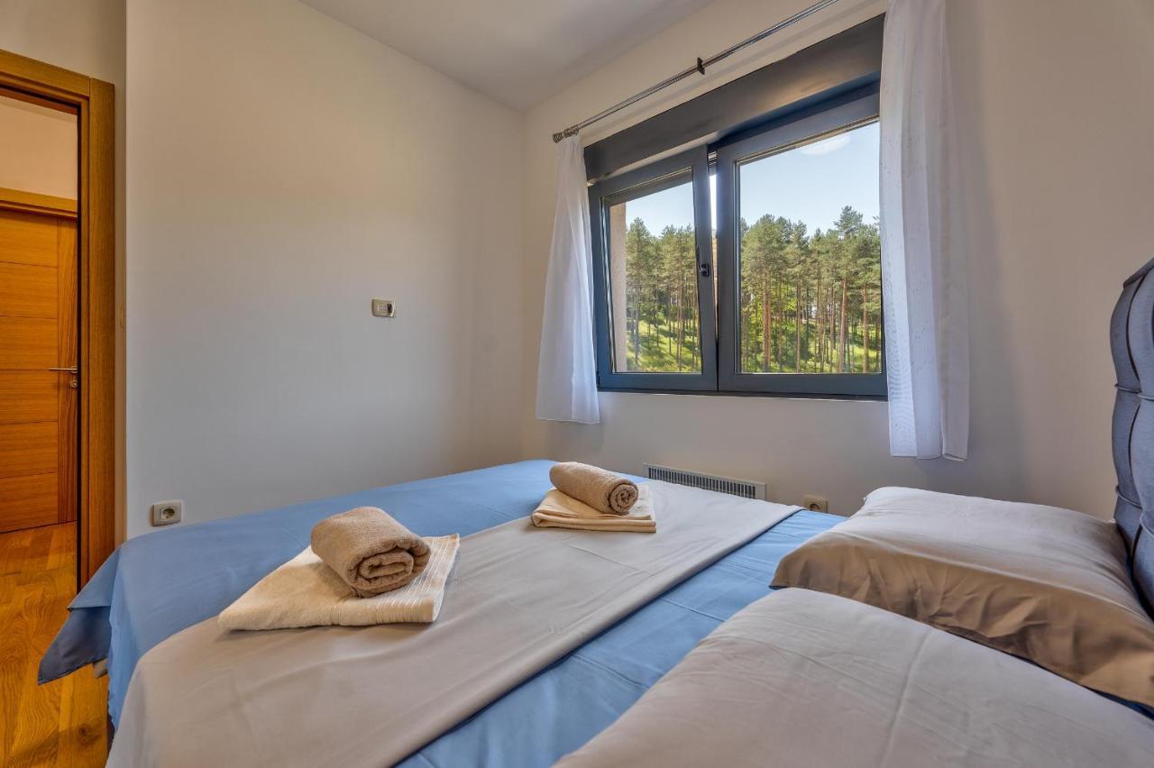 Pekovic Green, Pine Trees View 2 Bedrooms Apartment *